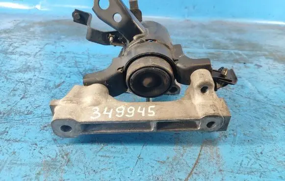 Lexus HS Engine mount bracket 1230528290