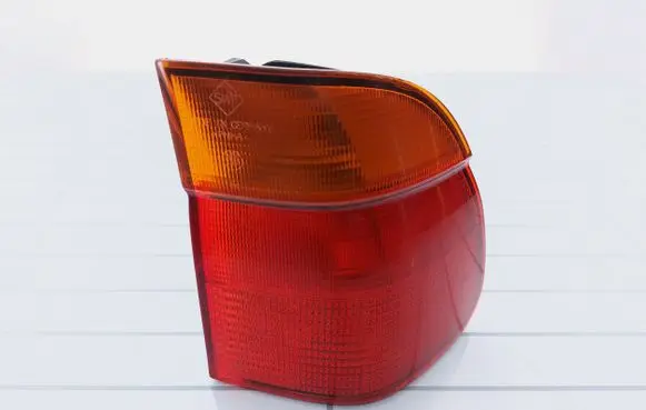 BMW 5 E39 Rear/tail lights 8371324 393440