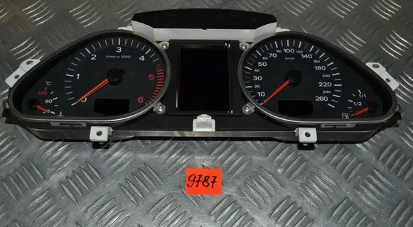 Audi A6 S6 C6 4F Speedometer (instrument cluster) 4F0920900L