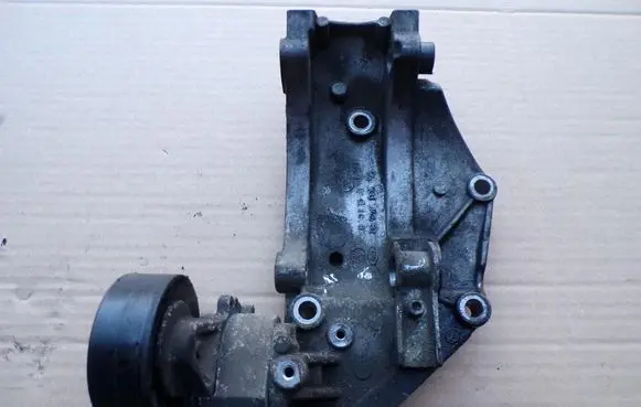 Peugeot 307 Generator/alternator bracket 9650034280