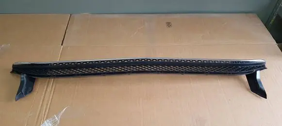 Mercedes-Benz B W246 W242 Front bumper lower grill a2468850053