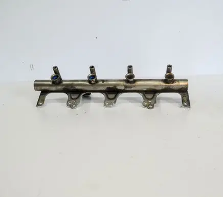 Audi A4 S4 B7 8E 8H Fuel main line pipe 06F133317G