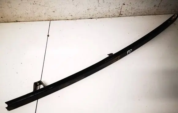 Renault Modus Front door glass trim molding 