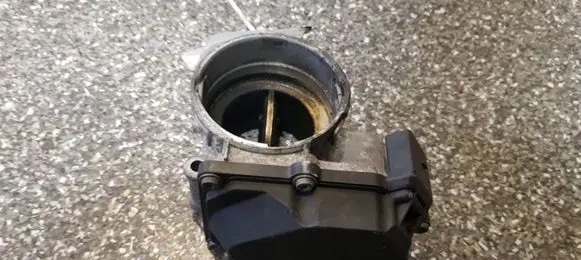 Volkswagen Caddy Throttle valve 03G128063M