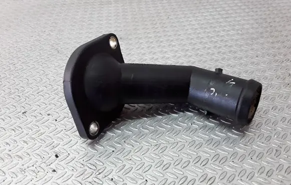 Volkswagen Golf IV Engine coolant pipe/hose 06A121121C