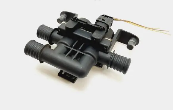 BMW 5 E60 E61 Coolant heater control valve 6931708 1147412181 080516