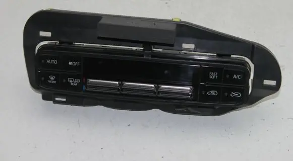 Toyota Auris E180 Climate control unit 5590002820