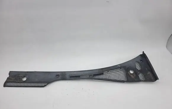BMW 5 E34 Wiper trim 