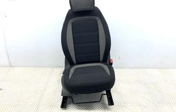Fiat Tipo Front passenger seat