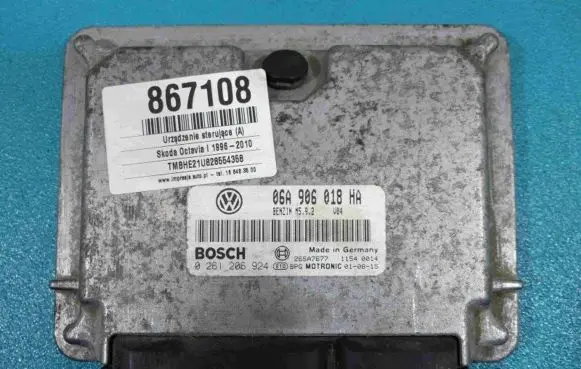 Skoda Octavia Mk1 (1U) Engine control unit/module ECU 06A906018HA IMPRK867108