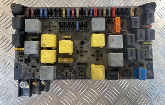 Mercedes-Benz ML W163 Fuse module 1635450205 08200101