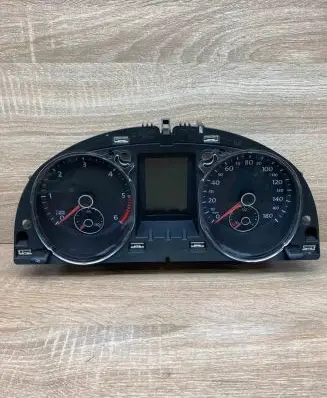 Volkswagen PASSAT CC Speedometer (instrument cluster) 3C8920970L A2C53219792 MPH