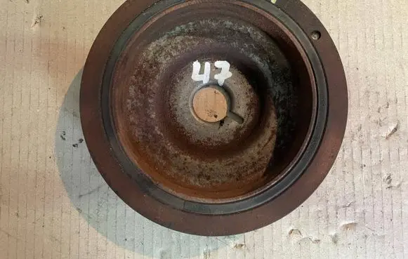 Renault Megane II Crankshaft pulley