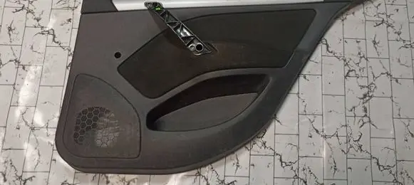 Skoda Octavia Mk2 (1Z) Rear door card panel trim 1Z5867212 1Z5867210CA 0604223084