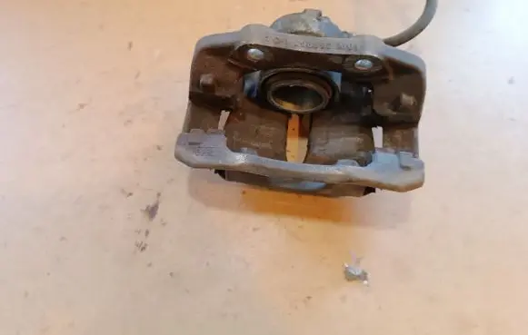 Peugeot 208 Front brake caliper 9824176680
