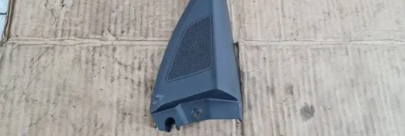 Front door high frequency speaker