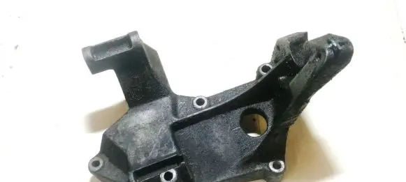 Ford Focus Engine mounting bracket 98ff10239be