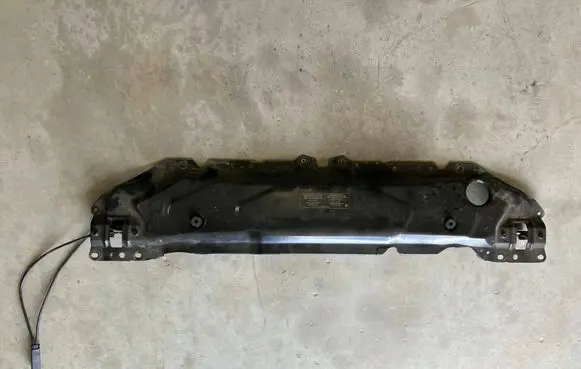 BMW 5 E60 E61 Top upper radiator support slam panel 7147088