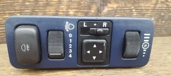 Mitsubishi Carisma Wing mirror switch MR798455