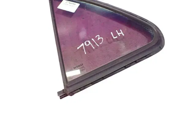 Renault Laguna II Front door window glass four-door 