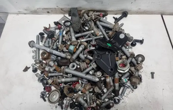 Nuts/bolts