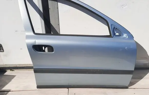 Volvo V70 Front door