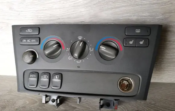 Volvo V70 Climate control unit 8682928 MU27AB00099
