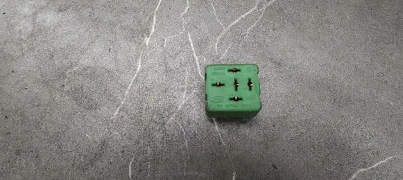 Ford Focus Fuel pump relay 95GG14K036