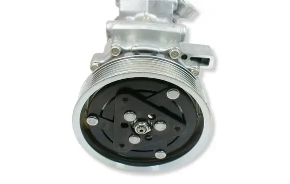 Renault Clio III Air conditioning (A/C) compressor (pump) 8200365787
