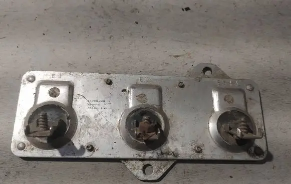 Audi A6 S6 C4 4A Coolant fan relay 8A0959493B