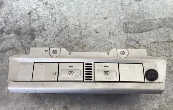 Ford Focus Windscreen/window heater switch 4M5T19D734BC