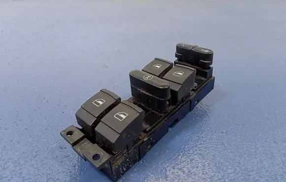 Seat Toledo II (1M) Electric window control switch 1J4959857