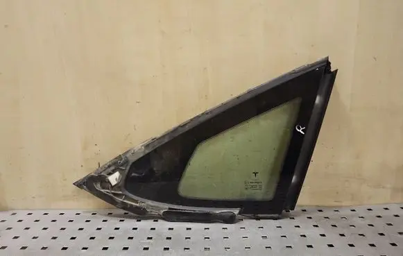 Tesla Model S Rear side window