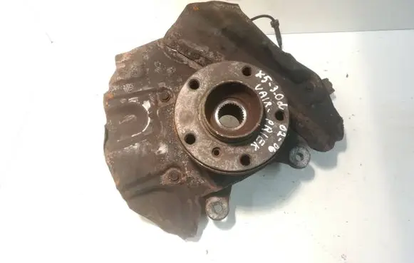 BMW X5 E53 Front wheel hub