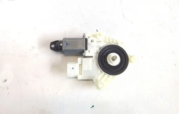 BMW 7 G11 G12 Front door window regulator motor 7455081