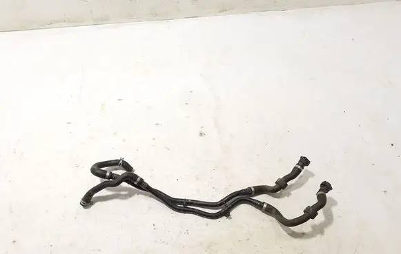 Volvo C40 Engine coolant pipe/hose 32138736