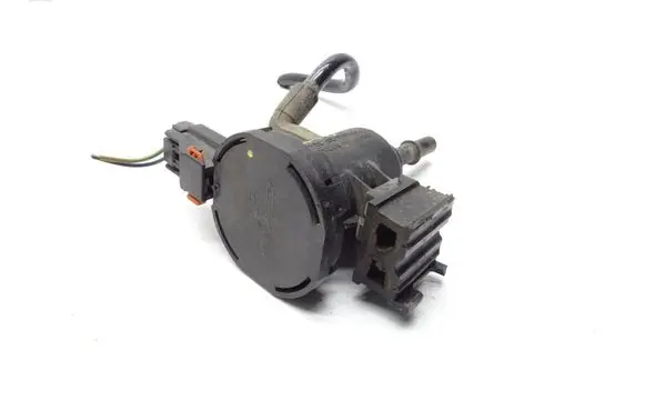 Mercedes-Benz A W176 Valve vacuum A0014760532