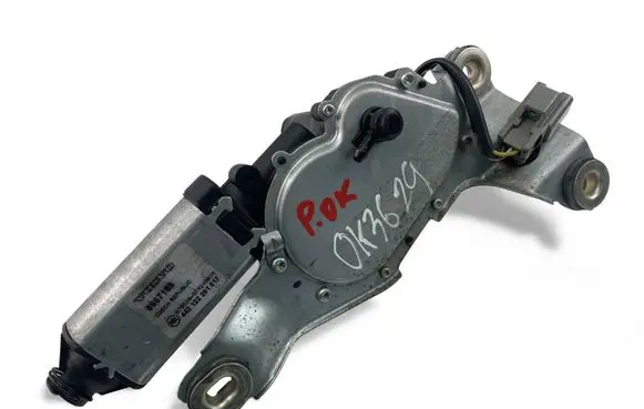 Volvo V70 Rear window wiper motor 8667188