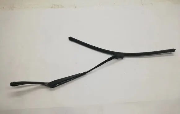 Mercedes-Benz C W204 Windshield/front glass wiper blade A2048200044