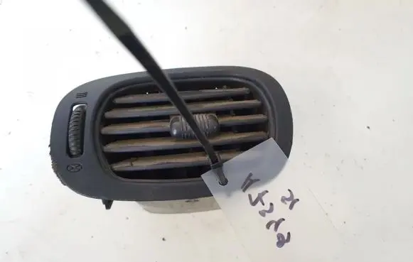 Chrysler Town & Country IV Dash center air vent grill 0sc91trmaa