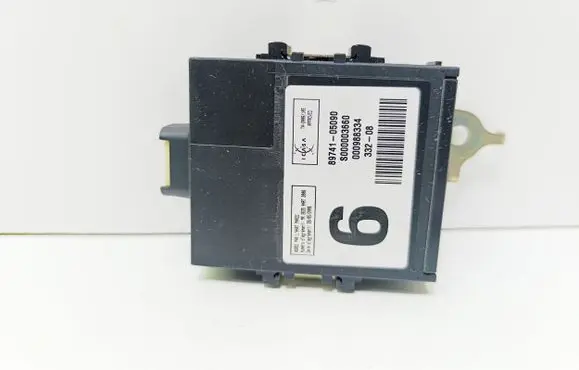 Toyota Avensis T270 Door central lock control unit/module 8974105090