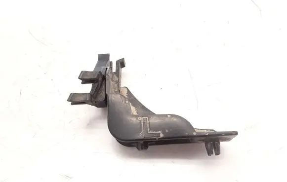 Toyota Yaris Fender mounting bracket