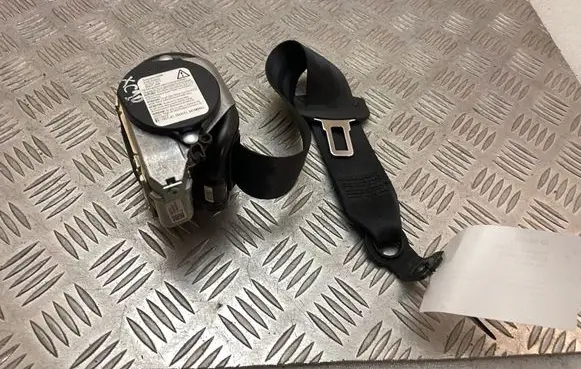 Volvo XC90 Third row seat belt 39825739