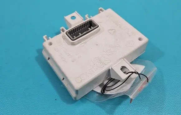 Renault Clio IV Central body control module 283464084R IMPRK1399959
