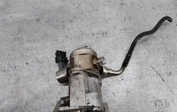 Ford Focus Fuel injection high pressure pump CM5G-9D376-GA