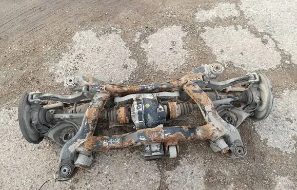 Audi A4 S4 B7 8E 8H Rear axle beam with reductor 