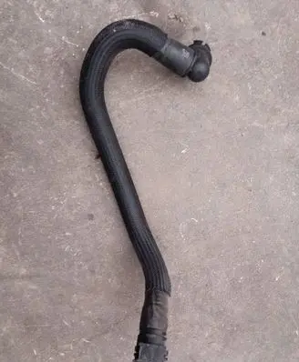 Peugeot 3008 II Coolant pipe/hose