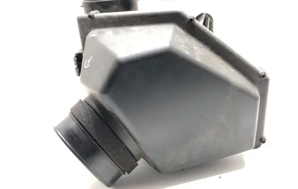 BMW 5 G30 G31 G38 Air filter box 7852379