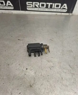 Mercedes-Benz E W212 Turbo solenoid valve A0071531428 70078203