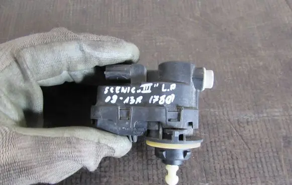 Renault Scenic III - Grand scenic III Headlight level adjustment motor 8200402521